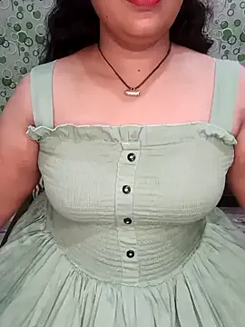 ENGLISHEMILY_69 – webcam model profile photo Image 2