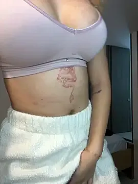 Maxinekinky – webcam model profile photo Image 18