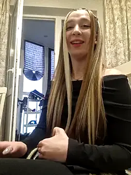 AmyBelmontt – webcam model profile photo Image 14