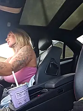 HoneyyBrowny – webcam model profile photo Image 19