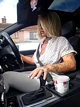 HoneyyBrowny – webcam model profile photo Image 6