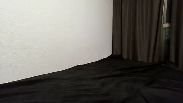 SeleneHart – webcam model profile photo Image 10