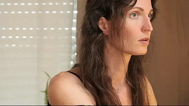 SusiLopez – webcam model profile photo Image 10