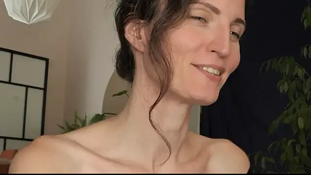 SusiLopez – webcam model profile photo Image 15