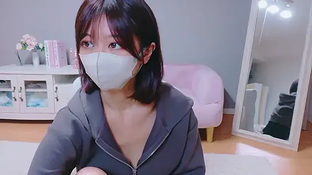 XxAlliGirlNextDoor – webcam model profile photo Image 11