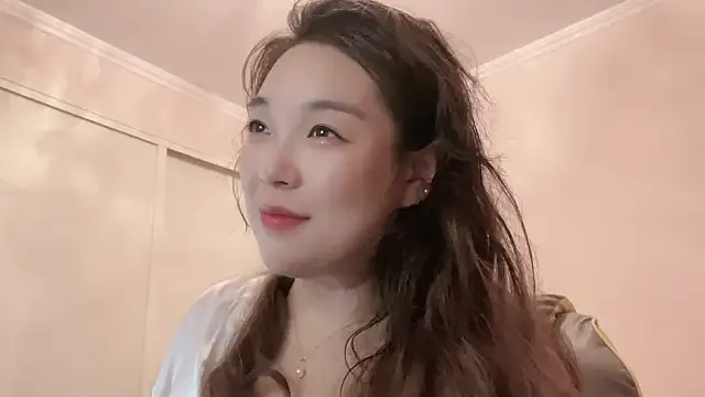 FerrariFrench – webcam model profile photo Image 2