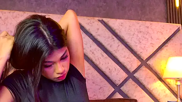 SkyLumen – webcam model profile photo Image 3