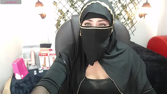 SkyLumen – webcam model profile photo Image 12