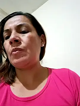 AishaAguilar – webcam model profile photo Image 10