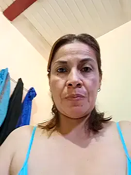 AishaAguilar – webcam model profile photo Image 13