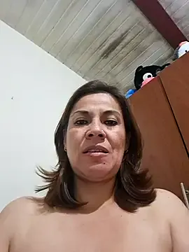 AishaAguilar – webcam model profile photo Image 19