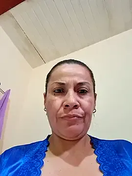 AishaAguilar – webcam model profile photo Image 2