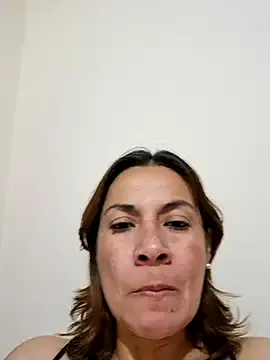 AishaAguilar – webcam model profile photo Image 7