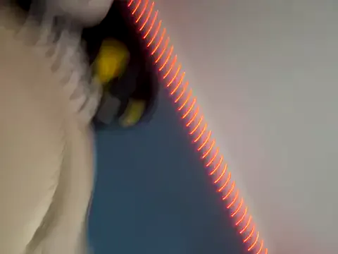 Lia_Brooks – webcam model profile photo Image 2